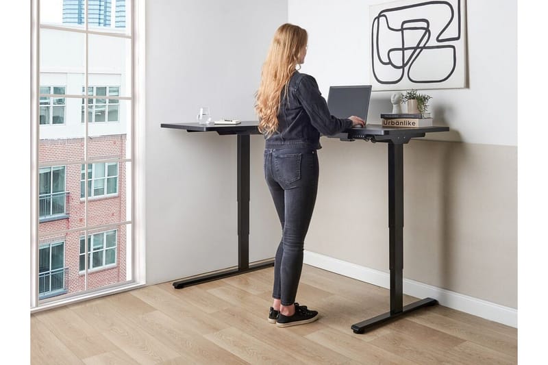 Bina Skrivebord 109x160 cm - Sort - Møbler - Borde - Kontorbord - Skrivebord - hæve-sænke-bord