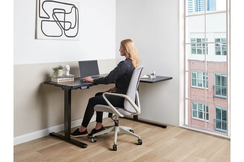 Bina Skrivebord 109x160 cm - Sort - Møbler - Borde - Kontorbord - Skrivebord - hæve-sænke-bord