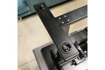 Ergo Justerbart Skrivebord i Metal med Bordplade i Træ - Sort - Møbler - Borde - Kontorbord - Skrivebord - hæve-sænke-bord