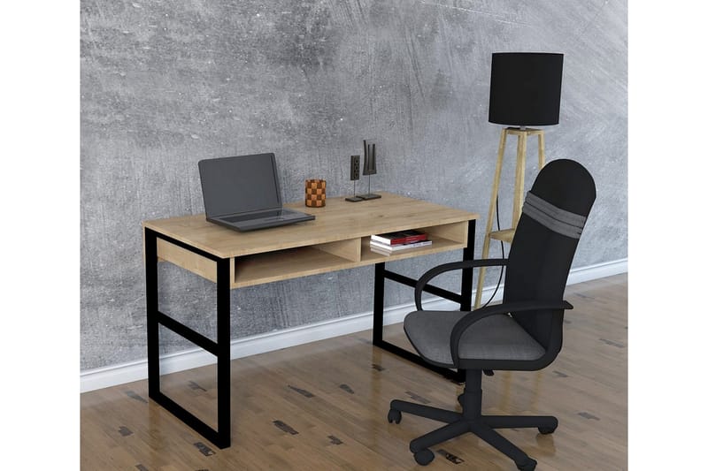 Gersby Skrivebord 120 cm med Opbevaring Hylde - Natur/Sort - Møbler - Borde - Kontorbord - Skrivebord