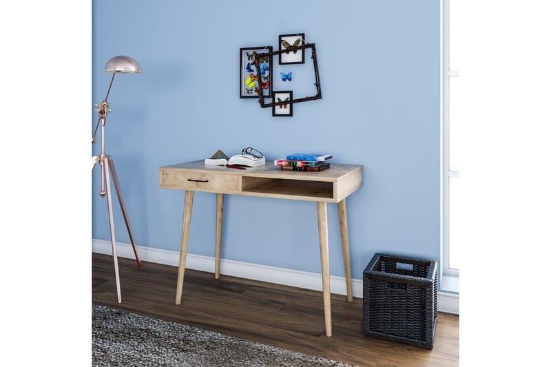 Myrvallen Skrivebord 105 cm med Opbevaring Hylde + Skuffe - Brun - Møbler - Borde - Kontorbord - Skrivebord