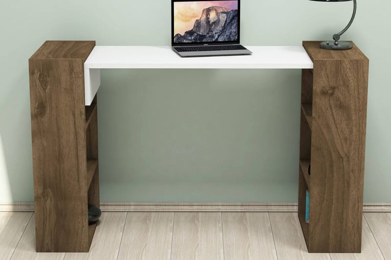 Puqa Design Skrivebord 124 cm med Opbevaring Hylder - Valnøddebrun/Hvid - Skrivebord