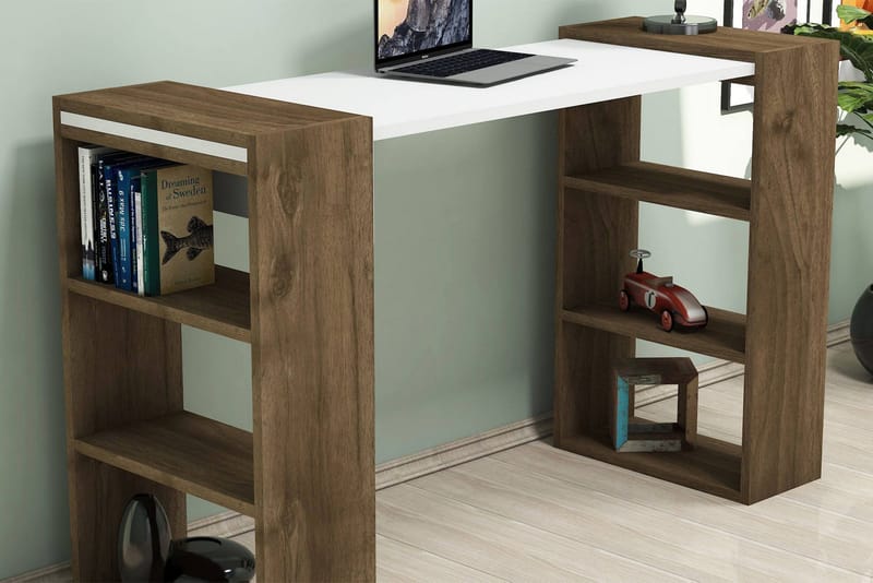 Puqa Design Skrivebord 124 cm med Opbevaring Hylder - Valnøddebrun/Hvid - Møbler - Borde - Kontorbord - Skrivebord