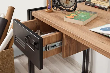 Sapphira Skrivebord 139 cm med Opbevaring 2 Skuffer - Træ/Sort - Møbler - Borde - Kontorbord - Skrivebord