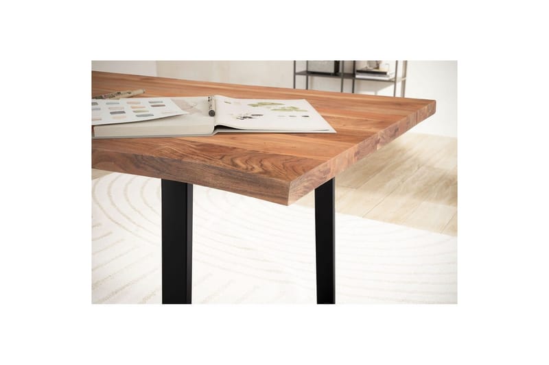 Skrivebord Wohnling Massivt træ kant metalben landhus Sort, Lige, 160x80 cm - Sort, Lige, 160x80 cm - Møbler - Borde - Kontorbord - Skrivebord