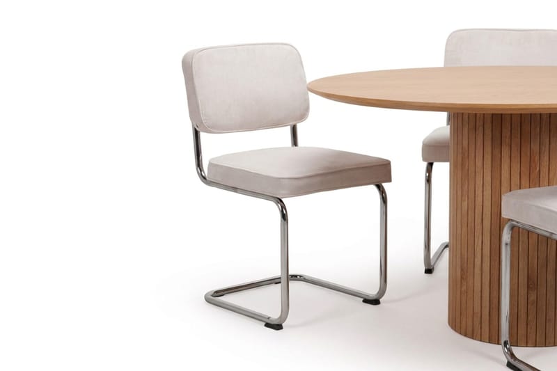 Kopparbo rund spisegruppe 180 cm Eg med 8 Milva-spisebordsstole - Eg - Møbler - Borde - Spisebordssæt