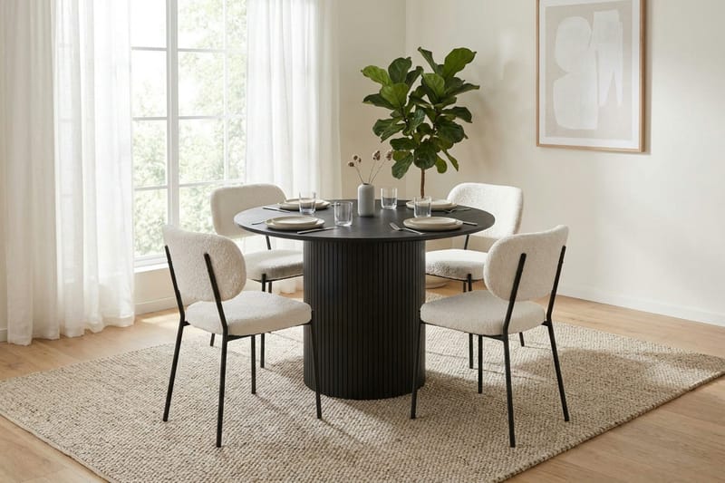 Kopparbo rundt spisebordssæt 110 cm Sort med 4 Gemmiano spisebordsstole - Sort - Møbler - Borde - Spisebordssæt
