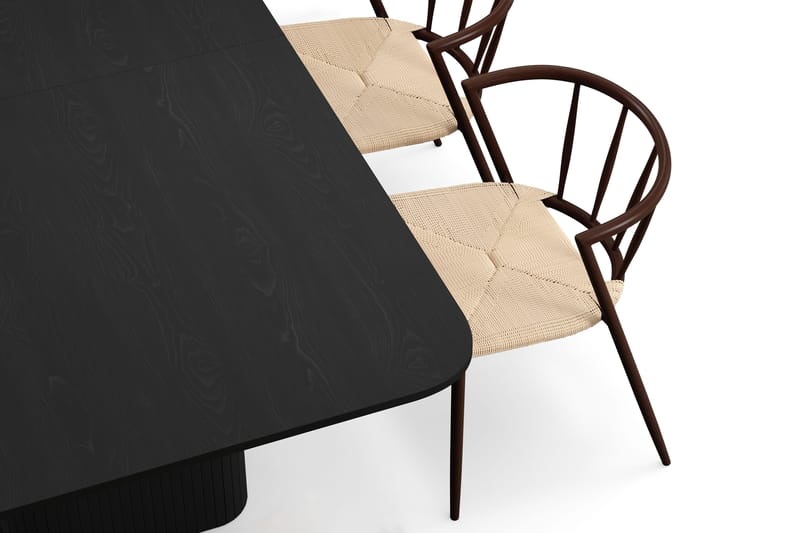 Kopparbo Spisebord 180-240 cm Udtræksbord med 4 Winston Spisestole - Sort / Beige / Metalben Røget eg - Møbler - Borde - Spisebordssæt