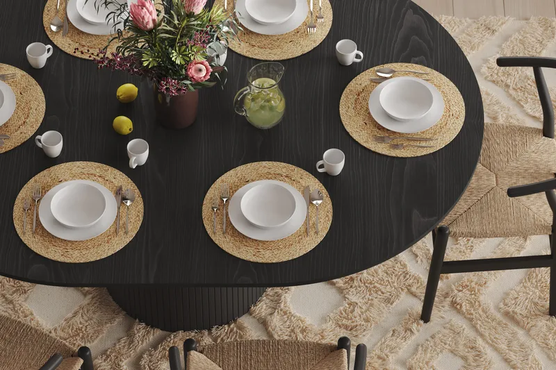 Kopparbo Rundt Spisebord 130 cm Udvideligt med tillægsplade - Sort Træ / Riflet - Møbler - Borde - Spisebord og køkkenbord