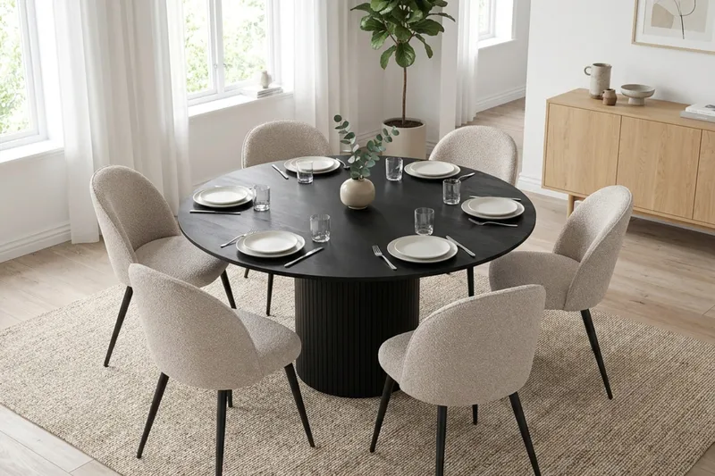 Kopparbo Spisebordssæt 150 cm rundt med 6 Nibe Plus spisebordsstole - Sortlaseret eg - Møbler - Borde - Spisebordssæt