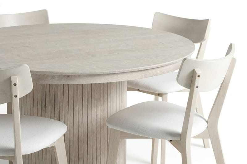 Kopparbo spisegruppe med udtræk, rund, 120-220 cm, hvidbejdset, med 4 Amelia-spisestole med hynde - Hvidlaseret/Beige - Møbler - Borde - Spisebordssæt
