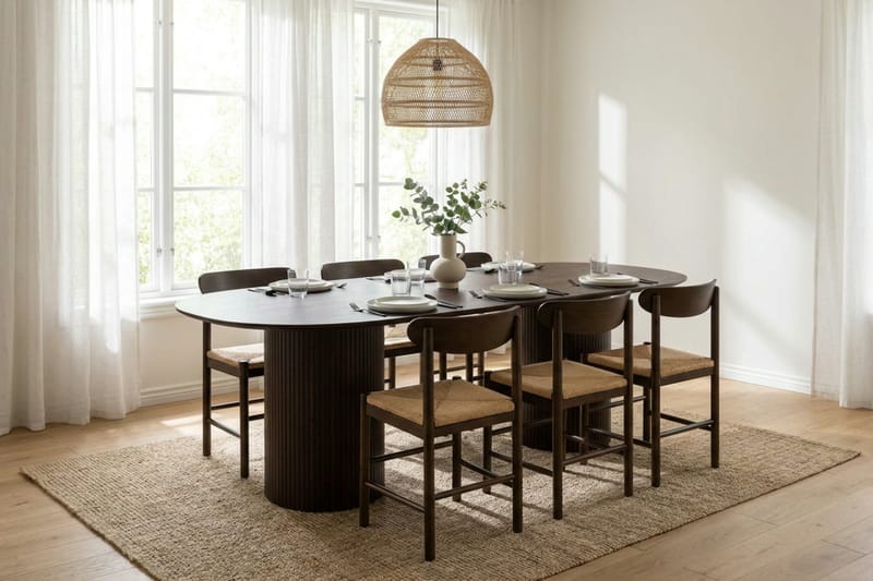 Kopparbo spisegruppe oval 220 cm røget eg med 6 Elsie spisestole - Møbler - Borde - Spisebordssæt
