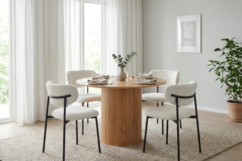 Kopparbo spisegruppe rund 110 cm eg med 4 Lucy spisestole - Eg - Møbler - Borde - Spisebordssæt