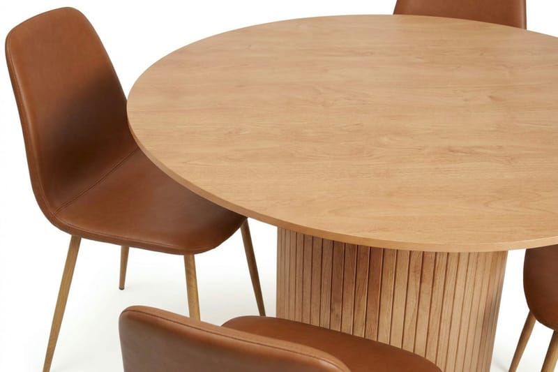 Kopparbo spisegruppe rund 110 cm eg med 4 Nibe spisestole - Eg - Møbler - Borde - Spisebordssæt