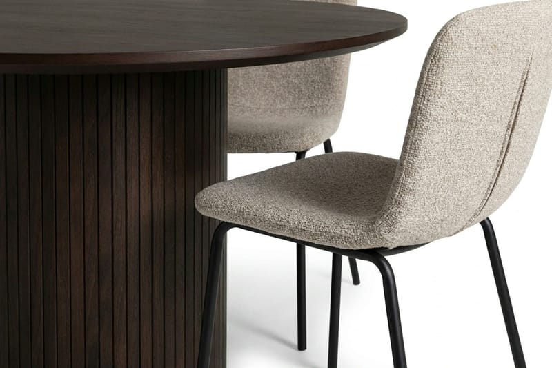Kopparbo spisegruppe rund 110 cm røget eg med 4 Katy spisebordsstole - Røget eg - Møbler - Borde - Spisebordssæt