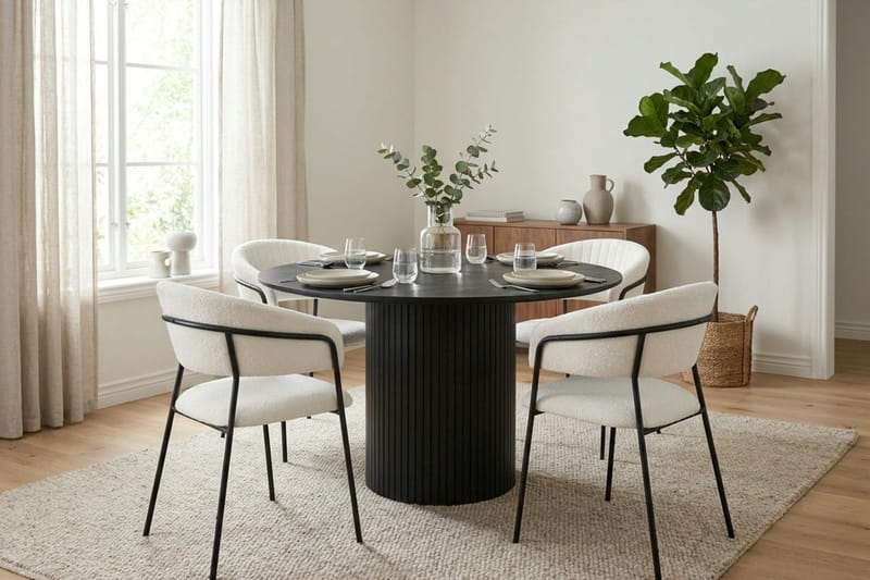 Kopparbo spisegruppe rund 110 cm sort med 4 Karol spisestole - Sort - Møbler - Borde - Spisebordssæt