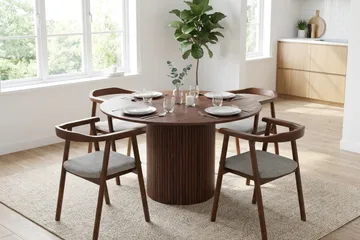 Kopparbo Spisegruppe rund 110 cm Valnød med 4 Jolie Spisestole - Valnød - Møbler - Borde - Spisebordssæt