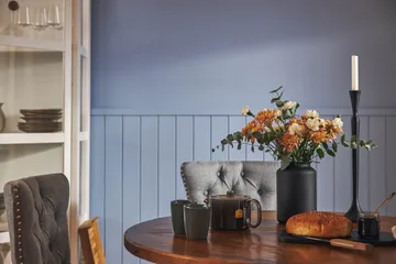 Lyon Spisebordssæt 120 cm Rund inkl 4 Bergviken Stole - Brun - Møbler - Borde - Spisebordssæt