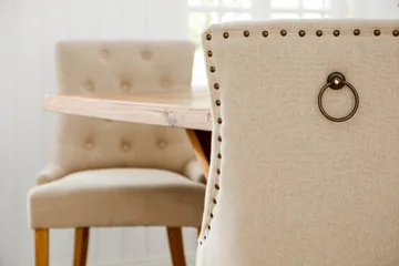 Lyon Spisebordssæt med udtræk 200 cm med 6 Viktoria Armstole - Brunt Træ / Natur Beige - Møbler - Borde - Spisebordssæt