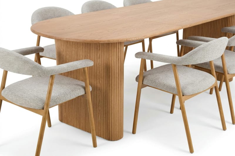 Noira spisegruppe 220-320 cm udtrækkeligt i eg med 6 Ronja spisestole - Sand/Eg - Møbler - Borde - Spisebordssæt