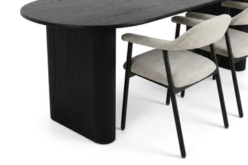Noira spisegruppe 220-320 cm udtrækkeligt i sort med 6 Ronja spisestole - Sortbejdset eg - Møbler - Borde - Spisebordssæt