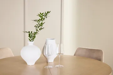 Oval matgrupp Venture Home Beige Vitputsad 4st - Møbler - Borde - Spisebordssæt