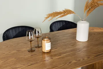 Oval matgrupp Venture Home Svart Natur 4st - Møbler - Borde - Spisebordssæt