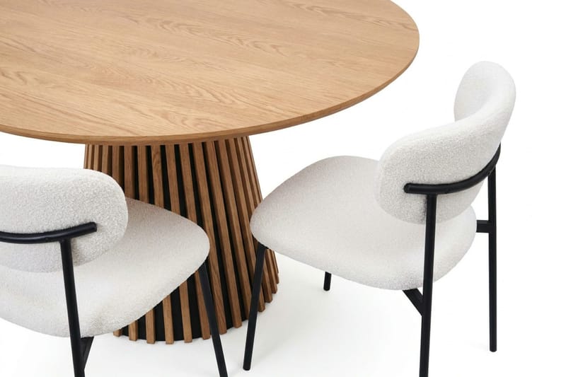 Peyra spisegruppe rund 110 cm eg med 4 Lucy spisestole - Eg - Møbler - Borde - Spisebordssæt