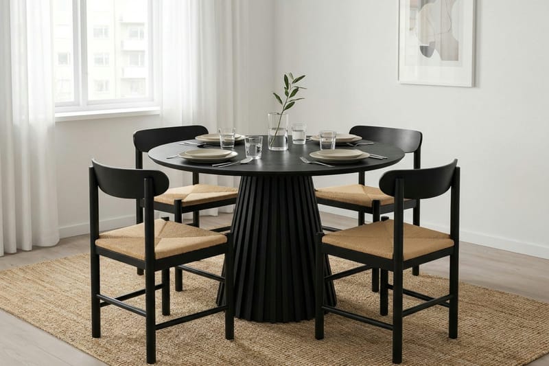 Peyra spisegruppe rund 110 cm sort med 4 Malte spisestole - Møbler - Borde - Spisebordssæt