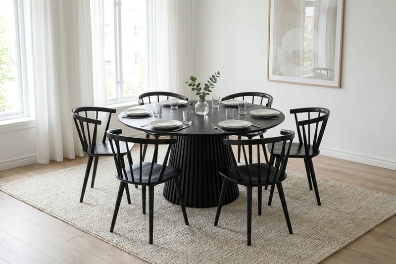 Peyra spisegruppe rund 150 cm sort med 6 Tyrö spisebordsstole - Sort - Møbler - Borde - Spisebordssæt