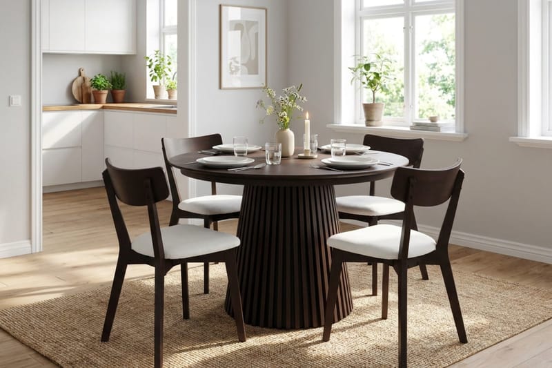Peyra spisegruppe udtrækbar rund 120-220 cm i røget eg med 4 Amelia spisestole med hynde - Røget eg/Beige - Møbler - Borde - Spisebordssæt