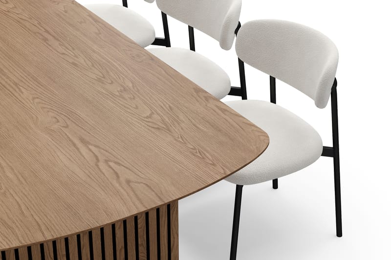 Richeto Spisebord 240 cm med 6 Lucy Spisestole - Naturlig finish / Hvid Bouclé / Metalben Sort - Møbler - Borde - Spisebordssæt
