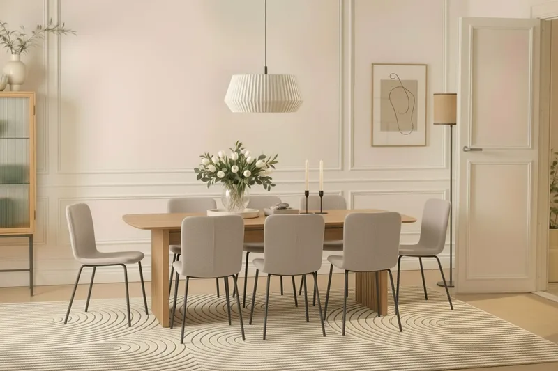 Richeto Spisebord 240 cm med 8 Katy Spisestole - Naturlig finish / Greige Bouclé / Metalben Sort - Møbler - Borde - Spisebordssæt