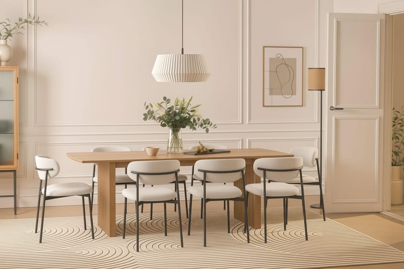 Richeto Spisebord 240 cm med 8 Lucy Spisestole - Naturlig finish / Hvid Bouclé / Metalben Sort - Møbler - Borde - Spisebordssæt