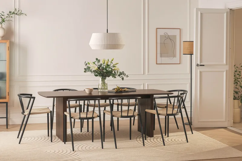 Richeto Spisebord 240 cm med 8 Winston Spisestole - Røget eg / Beige / Metalben Sort - Møbler - Borde - Spisebordssæt