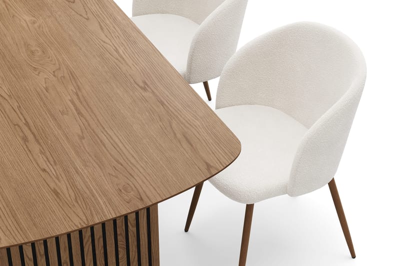 Richeto spisegruppe med 4 Greya spisebordsstole med armlæn - Naturlig finish/hvid bouclé - Møbler - Borde - Spisebordssæt