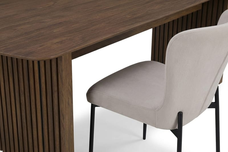 Richeto Spisegruppe Røget Eg 180 cm med 4 Elsie Spisestole - Røget eg/Beige - Møbler - Borde - Spisebordssæt