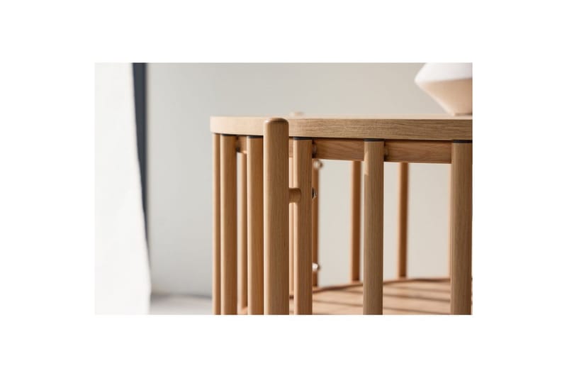 Rubbo Rundt Sofabord 80 cm med Hylder i Træ med Lyst Træ - Beige - Møbler - Borde - Sofabord