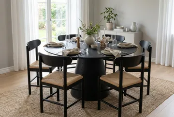Siena Matgruppe rund 130 cm Sort med 6 Malte Spisestole - Sortbejdset eg - Møbler - Borde - Spisebordssæt