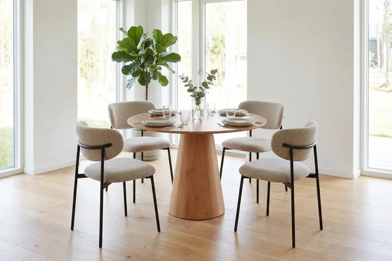 Siena spisegruppe rund 110 cm Eg med 4 Lucy-spisestole - Eg - Møbler - Borde - Spisebordssæt