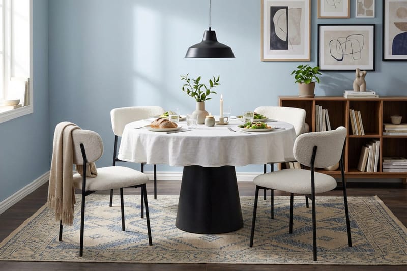 Siena spisegruppe rund 110 cm sort med 4 Lucy spisebordsstole - Sort - Møbler - Borde - Spisebordssæt