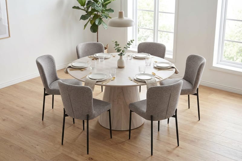 Siena spisegruppe rund 130 cm hvidlaseret med 6 Elsie-spisestole - Hvidlaseret/Lysegrå - Møbler - Borde - Spisebordssæt