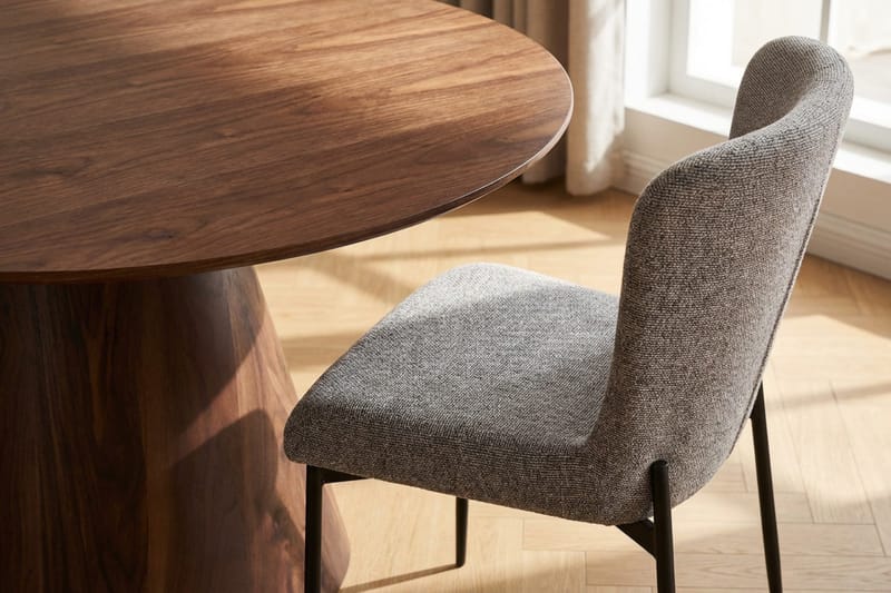 Siena Spisegruppe Rund 130 cm Valnød med 6 Elsie Spisestole - Valnød/Lysegrå - Møbler - Borde - Spisebordssæt