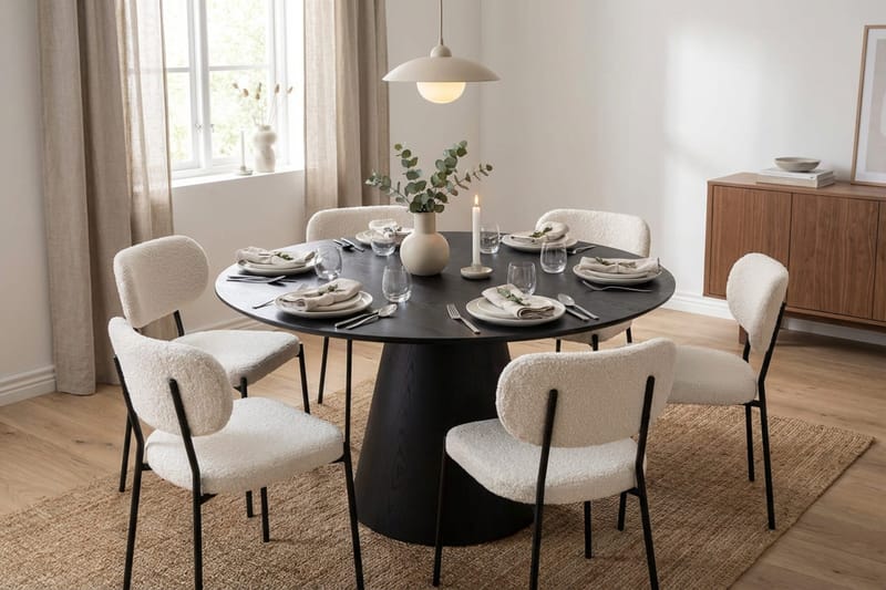 Siena spisegruppe rund 150 cm Sort med 6 Gemmiano spisestole - Sortbejdset eg - Møbler - Borde - Spisebordssæt