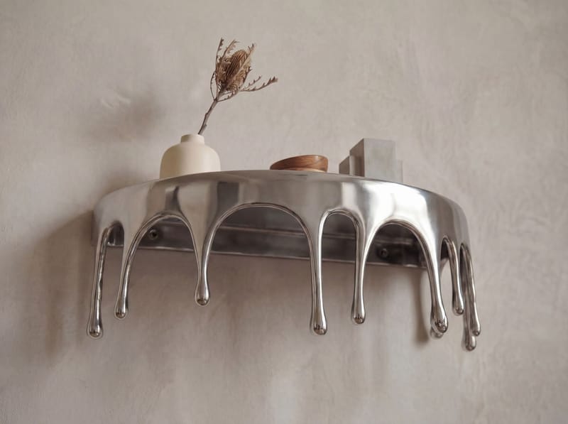 Arvik væghylde 60 cm i aluminium med dråbedesign - sølv - Møbler - Borde - Sofabord - Sofabord med opbevaring