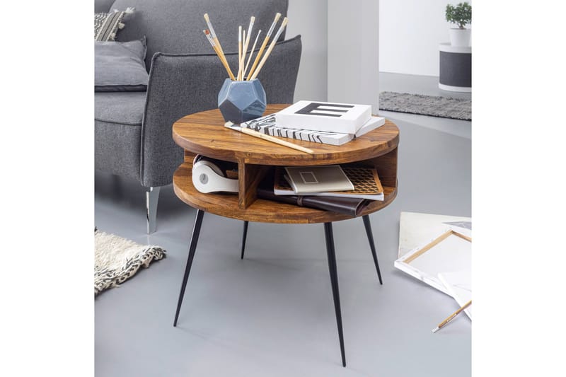 Irias Sofabord 60 cm med Opbevaring Hylde Rundt - Massivt Træ/Sort - Møbler - Borde - Sofabord