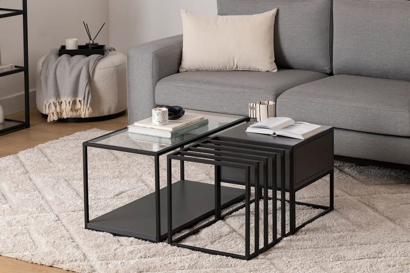 Natsumi 90 cm Rektangulært Sofabord med Skuffer i Metal med Glasplade - Sort - Møbler - Borde - Sofabord