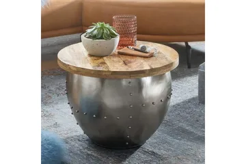 Sofabord Wohnling Massivt træ 60 cm Industriel nitteopbevaringsplads - Møbler - Borde - Sofabord