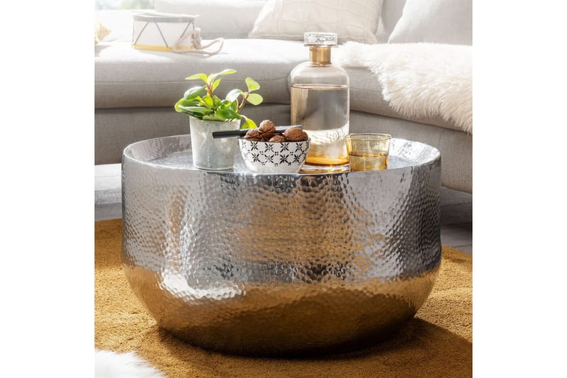 Sofabord Wohnling rundt metal 60 cm hamret look, orientalsk stil Sølv - Sølv - Møbler - Borde - Sofabord