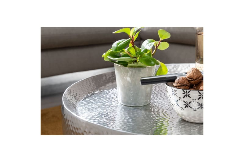 Sofabord Wohnling rundt metal 60 cm hamret look, orientalsk stil Sølv - Sølv - Møbler - Borde - Sofabord